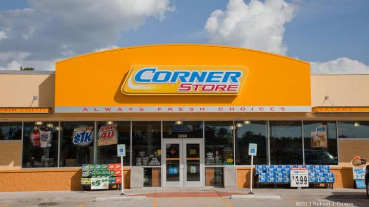 Corner Store 054csthourc*750xx5120-2880-0-267